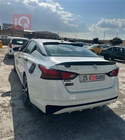 نيسان ألتيما